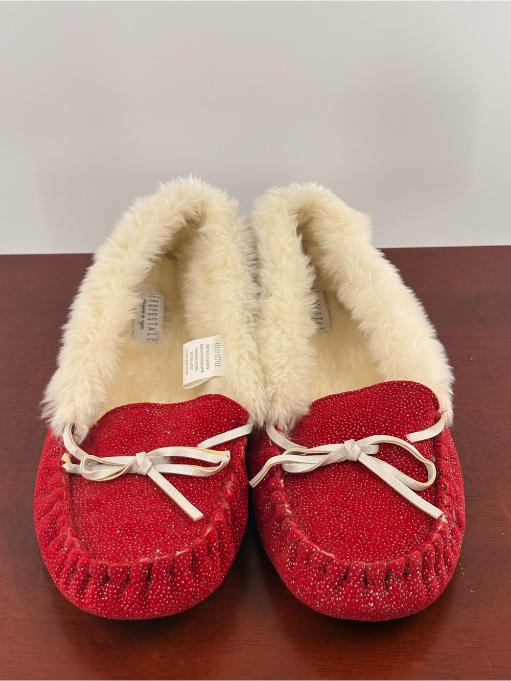 Aeropostale Red Moccasin Slippers with Cream Faux-Fur Trim - Picture 8 of 9